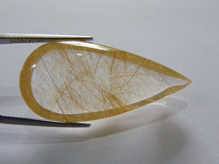  Thường tạo bao thể trong đá quý. Các “sợi tóc” rutile trong thạch anh hay sapphire làm tăng giá trị thẩm mỹ cho đá. Ảnh: Pinterest.