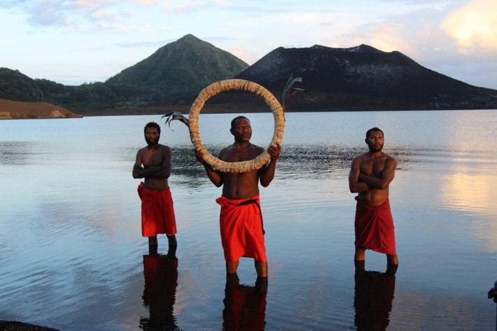  Đóng vai trò quan trọng trong chính trị Papua New Guinea hiện đại. Cộng đồng Tolai có ảnh hưởng đáng kể trong đời sống chính trị và kinh tế khu vực Đông New Britain, thể hiện sự thích nghi giữa truyền thống và hiện đại. Ảnh: papuanewguinea.travel.