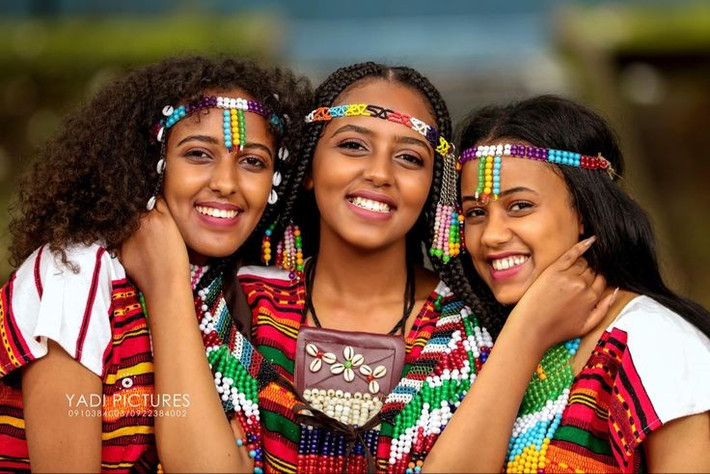  Là tộc người đông dân nhất Ethiopia. Người Oromo chiếm khoảng 35–40% dân số Ethiopia, phân bố rộng khắp từ cao nguyên trung tâm đến các vùng đồng bằng phía Nam và Đông của đất nước. Ảnh: Pinterest.