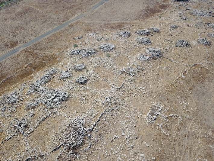  Được người Do Thái gọi là Gilgal Refaim. Tên Hebrew này có nghĩa là “vòng tròn của những người khổng lồ”, gắn với truyền thuyết cổ xưa. Ảnh: biblewalks.com.