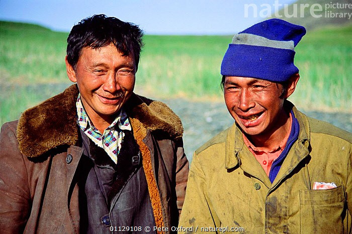  Ngôn ngữ Yupik vẫn được gìn giữ đến ngày nay. Dù chịu ảnh hưởng mạnh từ văn hóa hiện đại, nhiều cộng đồng vẫn truyền dạy tiếng Yupik cho trẻ em như nền tảng căn cước văn hóa. Ảnh: infradoxxs.com.