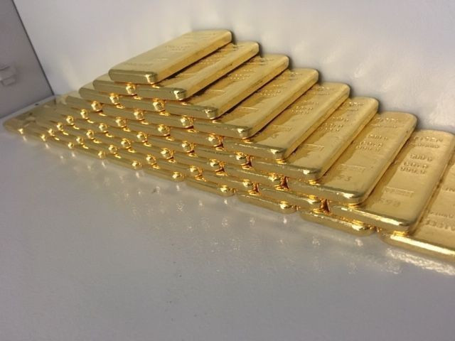 Các kho được xây từ thập niên 1930, có tường chống bom và khóa mở bằng ba chìa dài 30 cm cùng hệ thống nhận dạng giọng nói. Ngân hàng Trung ương Anh chỉ sở hữu hai thỏi vàng, phần còn lại thuộc về Bộ Tài chính Anh, các ngân hàng trung ương và doanh nghiệp quốc tế. Ảnh: Pinterest.