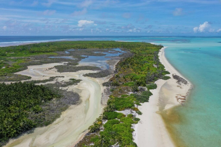  Khí hậu khắc nghiệt. Nhiệt độ cao, nước ngọt khan hiếm và ánh nắng gay gắt khiến điều kiện sống tại đây khá khắc nghiệt, góp phần hạn chế sự hiện diện của con người. Ảnh: excellencemagazine.luxury.