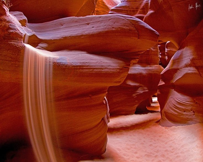  4. Ý nghĩa văn hóa đối với người Navajo. Hẻm núi nằm trên đất của người Navajo, được coi là nơi linh thiêng và gắn liền với nhiều truyền thuyết. Ảnh: Pinterest.