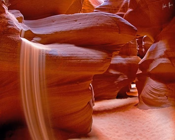  4. Ý nghĩa văn hóa đối với người Navajo. Hẻm núi nằm trên đất của người Navajo, được coi là nơi linh thiêng và gắn liền với nhiều truyền thuyết. Ảnh: Pinterest.