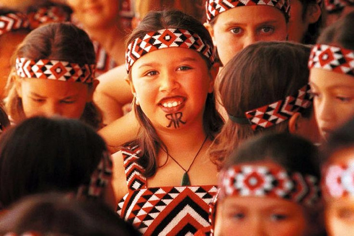  Họ tự gọi mình là “tangata whenua”. Ý nghĩa là “người của vùng đất”, phản ánh sự gắn bó thiêng liêng với thiên nhiên. Ảnh: Pinterest.