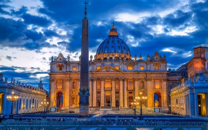  Thành quả hợp tác của nhiều kiến trúc sư. Michelangelo, Bramante, Bernini và nhiều bậc thầy kiến trúc đương thời cùng góp sức tạo nên công trình. Ảnh: Pinterest.