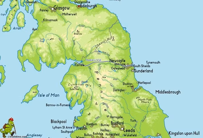  Kéo dài ngang suốt miền Bắc nước Anh. Bức tường Hadrian dài khoảng 117 km, chạy từ bờ biển phía Tây đến phía Đông, tạo thành ranh giới rõ rệt giữa lãnh thổ La Mã và các bộ tộc phương bắc. Ảnh: Pinterest.