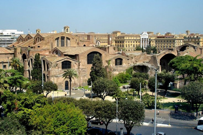  Tàn tích của chúng vẫn còn tại Rome và nhiều nơi khác. Nhà tắm Caracalla hay nhà tắm Diocletian là minh chứng cho sự phát triển vượt bậc của xã hội La Mã. Ảnh: Pinterest.