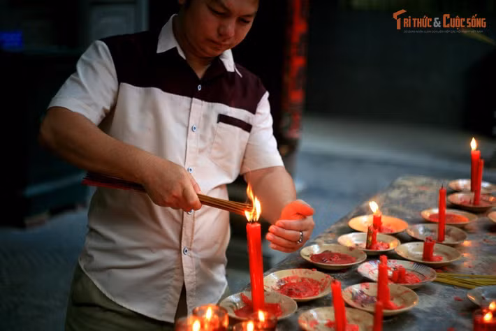 Đón lượng lớn khách mỗi dịp lễ Tết. Chùa Bà Thiên Hậu là điểm chiêm bái quan trọng của cộng đồng người Hoa và người Việt, đặc biệt đông vào tháng Giêng.