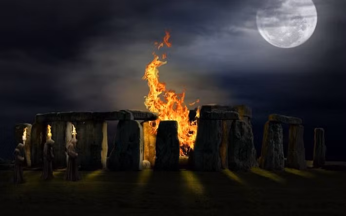  8. Halloween – sự giao thoa văn hóa vượt thời gian. Dù khởi nguồn từ Samhain của người Celt hay chịu ảnh hưởng của Feralia và Pomona từ La Mã, Halloween ngày nay là minh chứng cho sự hòa trộn của nhiều tín ngưỡng cổ xưa. Nó phản ánh nhu cầu sâu xa của con người: tưởng nhớ người đã khuất, tôn trọng thế giới vô hình và tìm kiếm niềm vui trong nỗi sợ – một sự giao thoa đầy mê hoặc giữa cổ xưa và hiện đại. Ảnh: Pinterest.