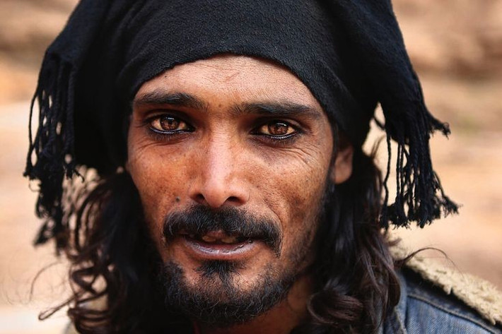  Luật tục dựa trên danh dự và huyết thống. Các bộ tộc Bedouin duy trì trật tự xã hội riêng dựa trên các quy định nội bộ. Ảnh: Pinterest.