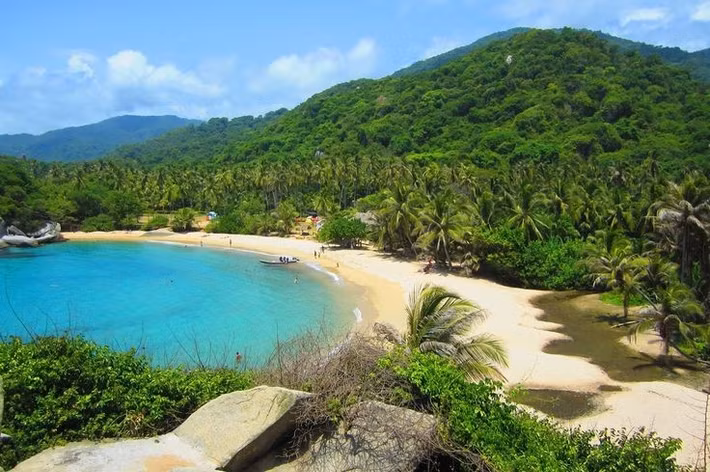  Được bảo vệ nghiêm ngặt. Chính phủ Colombia áp dụng các biện pháp hạn chế du khách để bảo tồn hệ sinh thái mong manh của vườn quốc gia Tayrona. Ảnh: Pinterest.