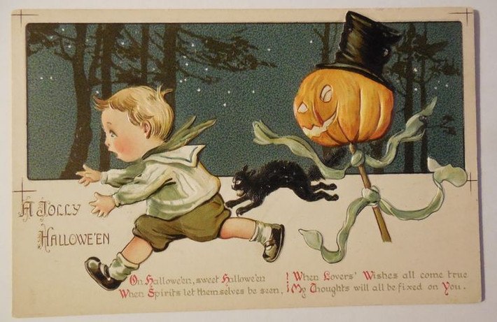 Các linh hồn trẻ thơ lang thang tìm nhà. Nhiều truyền thuyết kể rằng linh hồn của trẻ em qua đời sớm cũng được phép trở lại trần gian trong đêm Halloween. Vì thương xót, người dân chuẩn bị bánh kẹo và đặt trước cửa để “đón” các linh hồn nhỏ bé ấy. Về sau, phong tục này biến thành trò “trick-or-treat” – nơi trẻ em hóa thân thành ma quỷ đi xin kẹo. Ảnh: Pinterest.