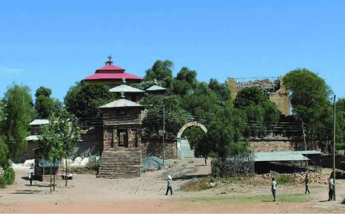  Được bảo tồn cùng nhà thờ Thiên niên kỷ. Bên cạnh đền Yeha là nhà thờ Kitô giáo cổ kính, biểu trưng cho sự giao thoa văn hóa ở đất nước có đa số dân theo đạo Kitô. Ảnh: researchgate.net.