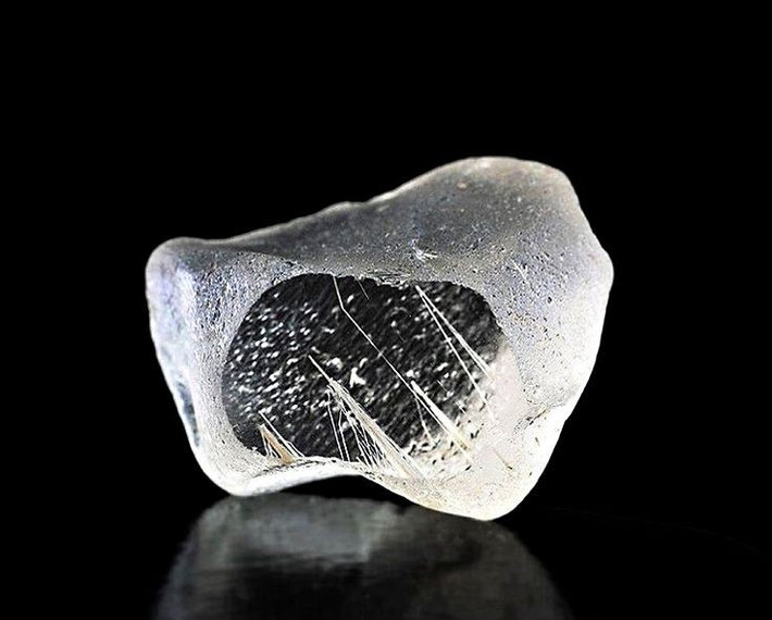  Phát hiện lần đầu tại Siberia. Jeremejevite được nhà khoáng vật học người Nga Pavel Jeremejev phát hiện vào năm 1883 tại vùng Siberia, và được đặt tên để vinh danh ông. Ảnh: Pinterest.