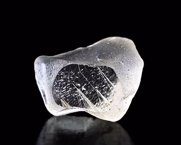  Phát hiện lần đầu tại Siberia. Jeremejevite được nhà khoáng vật học người Nga Pavel Jeremejev phát hiện vào năm 1883 tại vùng Siberia, và được đặt tên để vinh danh ông. Ảnh: Pinterest.