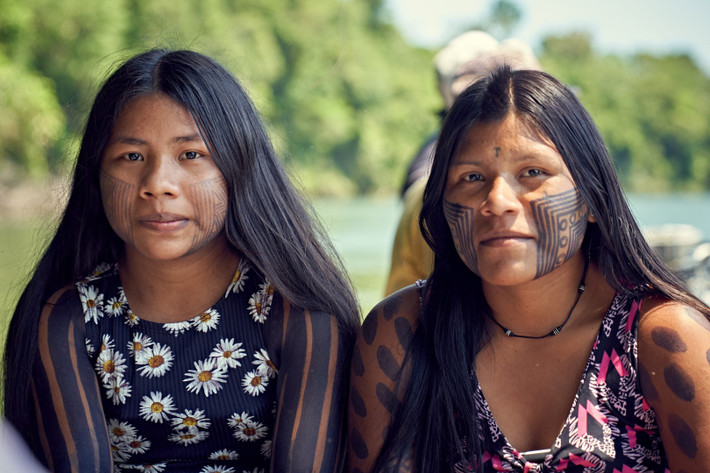  Đóng vai trò quan trọng trong bảo vệ rừng Amazon. Người Kayapo là lực lượng tiên phong trong các phong trào chống phá rừng và khai thác trái phép, góp phần bảo tồn hệ sinh thái toàn cầu. Ảnh: xingulodge.com.