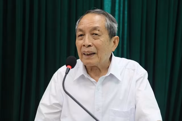 tran-dinh-long-gs.jpg