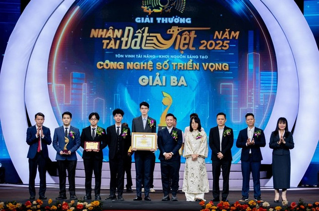 Công cụ nhận diện website lừa đảo bằng trí tuệ nhân tạo do nhóm tác giả trẻ đến từ Công ty Chống lừa đảo thực hiện đạt giải ba trong hệ thống sản phẩm Công nghệ số triển vọng. chong-lua-dao.png