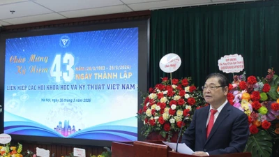 Chủ tịch VUSTA Phan Xuân Dũng phát biểu chào mừng buổi lễ.