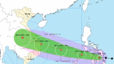 Bão Kalmaegi di chuyển nhanh, cường độ mạnh, gây mưa lớn