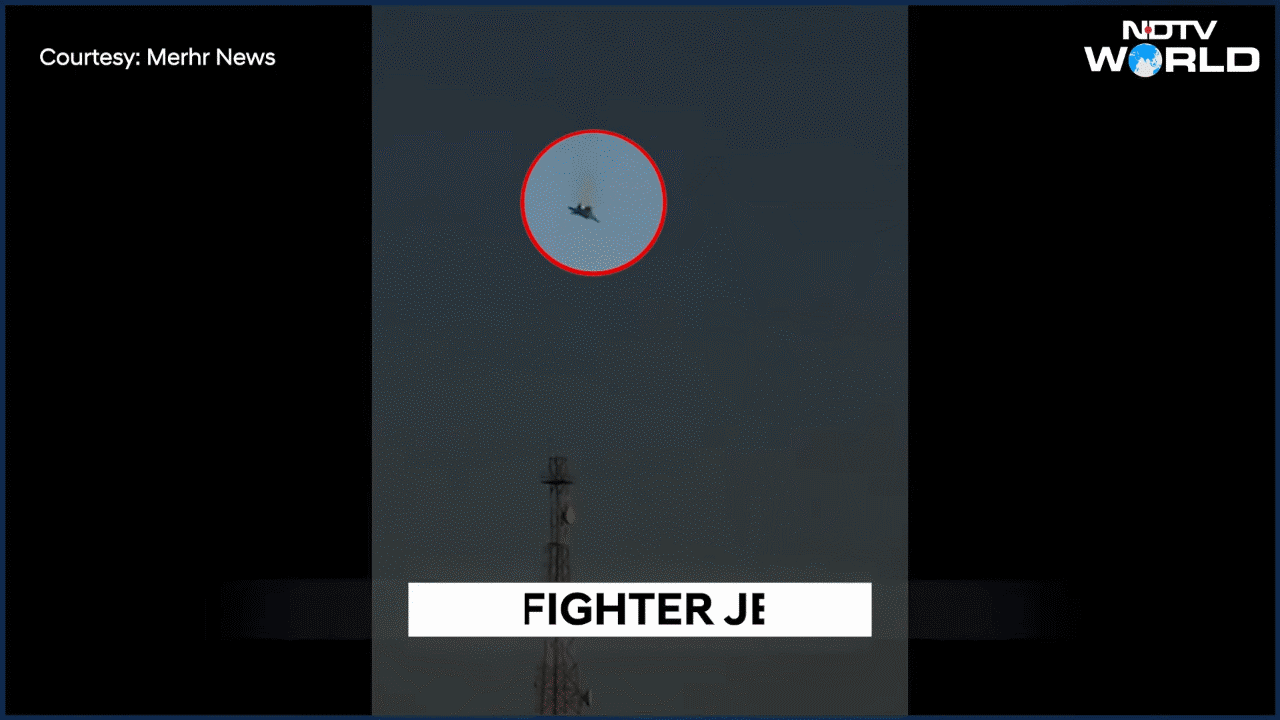 Hình ảnh từ các video trên các mạng xã hội mà người dân ghi lại cho thấy máy bay lảo đảo trên bầu trời vài giây trước khi phát nổ và phi công kích hoạt hệ thống phóng dù khẩn cấp. Theo CNN, video cho thấy chiếc máy bay phản lực đã rơi cách căn cứ Ali Al Salem của Mỹ ở Kuwait khoảng 10km.