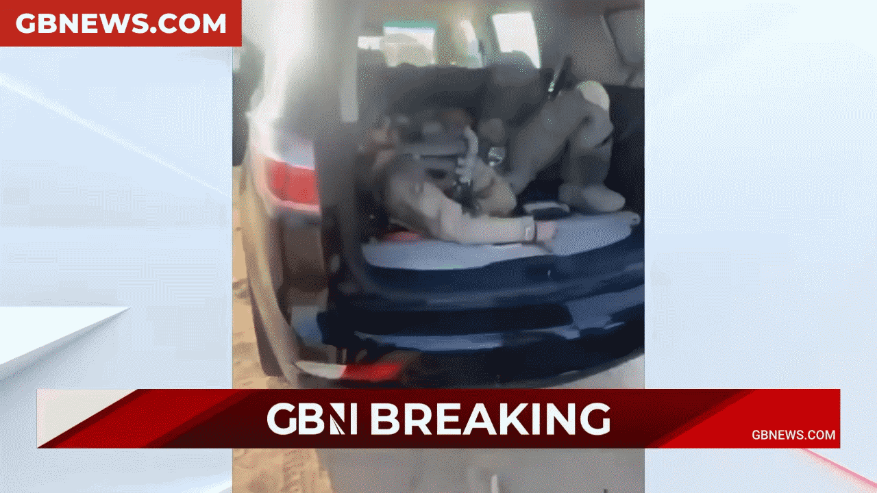 Phi công nhảy dù khẩn cấp một cách kịp thời, rơi xuống một khu vực ở Kuwait và được các nhân viên y tế sơ cứu đưa tới bệnh viện trong tình trạng phải dùng mặt nạ để thở oxy. Hiện cả Mỹ và Kuwait đều chưa lên tiếng về vụ việc.