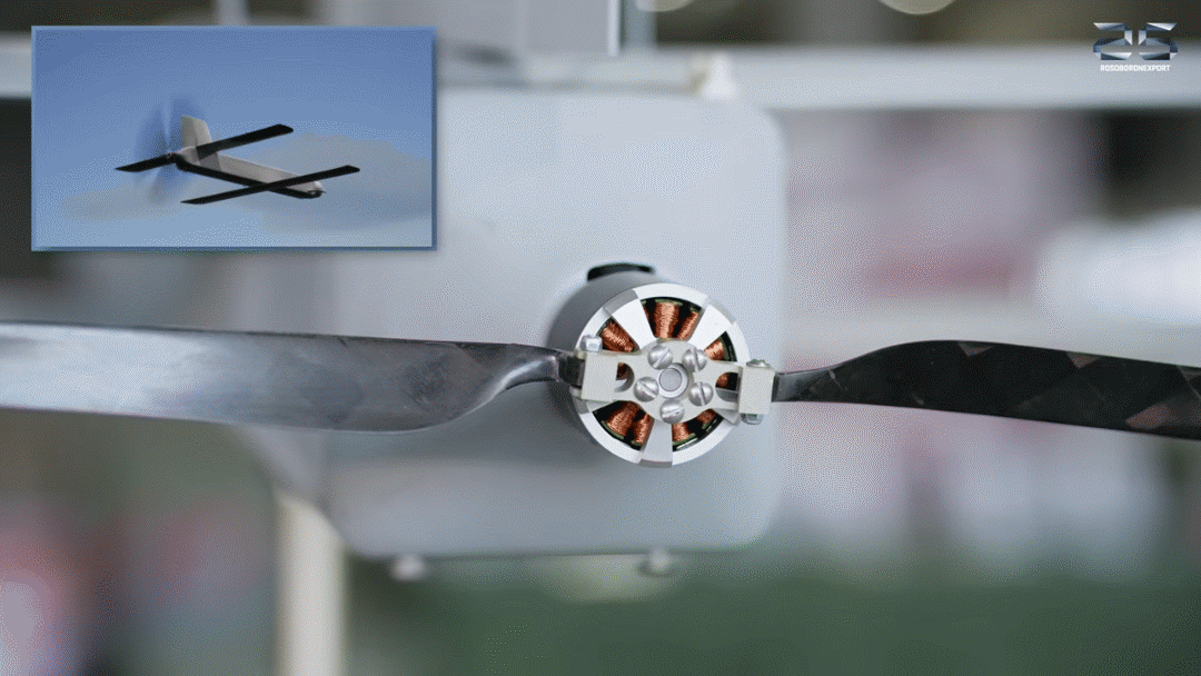 Sự kết nối này nâng cao hiệu quả tổng thể của KUB-2-2E, biến hai nền tảng riêng lẻ thành một chuỗi hỏa lực khép kín. Với khả năng vận hành trong điều kiện thời tiết đa dạng, tiếng ồn thấp và tính cơ động cao, KUB-2-2E phù hợp cho các nhiệm vụ tấn công chính xác ở cấp độ chiến thuật.