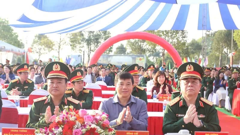 Xuân Chiến sĩ 2026 trao hàng nghìn phần quà tại Lâm Đồng