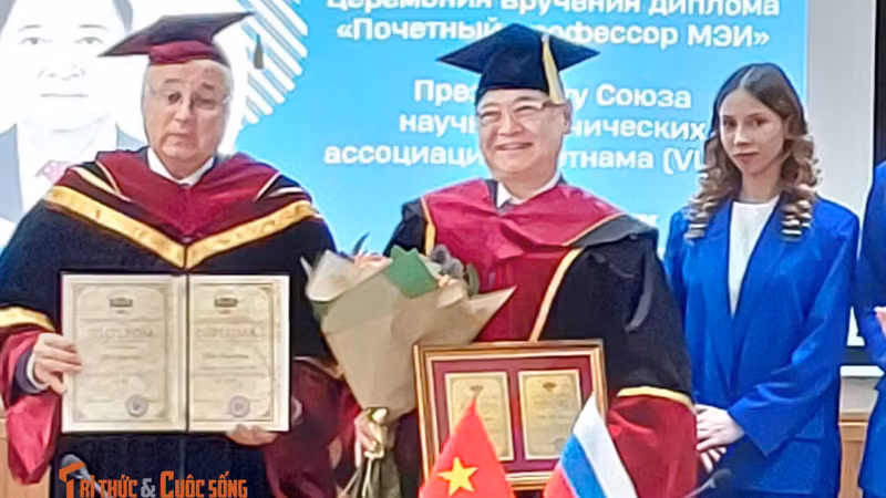 TSKH Phan Xuân Dũng nhận danh hiệu Giáo sư danh dự Đại học Năng lượng Moskva, Liên bang Nga 