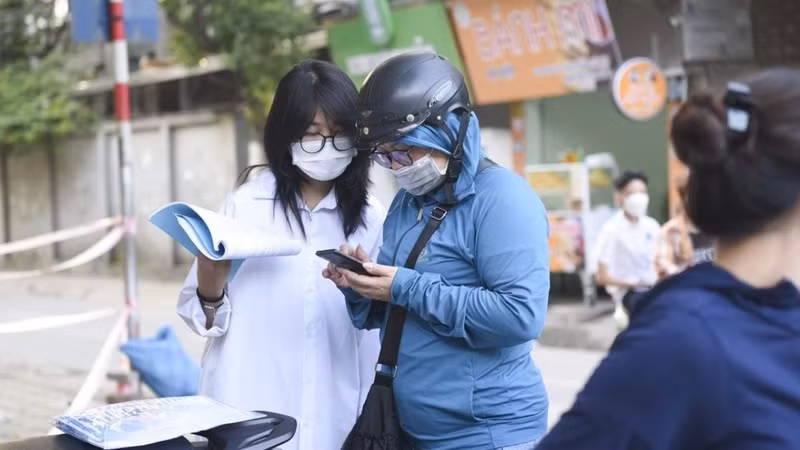 Nỗi lo của phụ huynh trong cuộc đua vào lớp 10