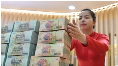 Tín hiệu mới từ việc ngân hàng đồng loạt tăng lãi suất huy động