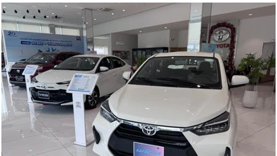 Nhiều đại lý Toyota, Mitsubishi thiếu ô tô bán dịp Tết, điều gì đang xảy ra?