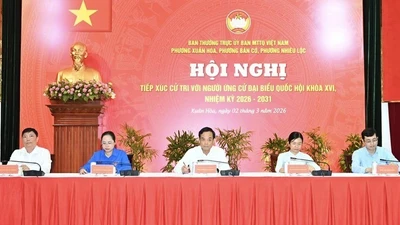 Bí thư Thành ủy TP HCM Trần Lưu Quang tiếp xúc cử tri tại Đơn vị bầu cử số 6