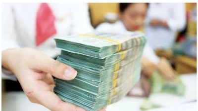 Lượng tiền kỷ lục của người dân đang gửi ngân hàng