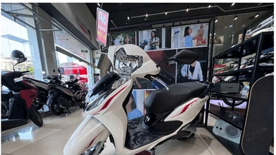 Xe máy Honda bị đẩy giá cao chót vót