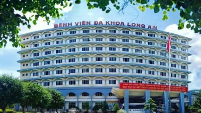 Vì sao Bệnh viện Đa khoa Long An hủy kết quả mua xe ô tô cứu thương? [Kỳ 1]