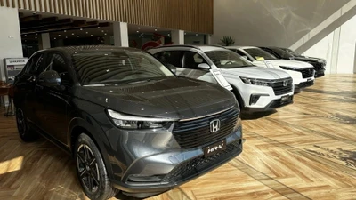 Thị trường ô tô Việt tăng trưởng mạnh trong tháng 10/2025