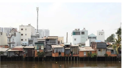 TP HCM kiến nghị Trung ương hỗ trợ 10.000 tỉ đồng để xóa nhà tạm ven kênh