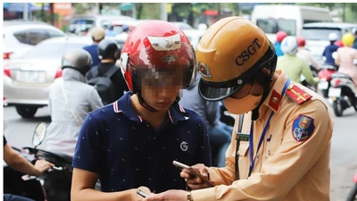 CSGT đề xuất thay GPLX giấy bằng bản điện tử, siết chặt sát hạch thực hành