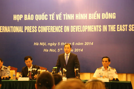 Người phát ngôn Bộ Ngoại giao Lê Hải Bình phát biểu kêu gọi Mỹ và cộng đồng quốc tế tiếp tục lên tiếng phản đối các hành động của Trung Quốc.