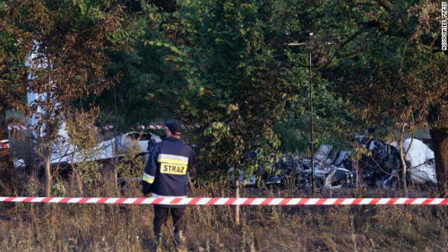 Hiện trường vụ rơi máy bay ở Ba Lan. Hiện trường vụ rơi máy bay ở Ba Lan.