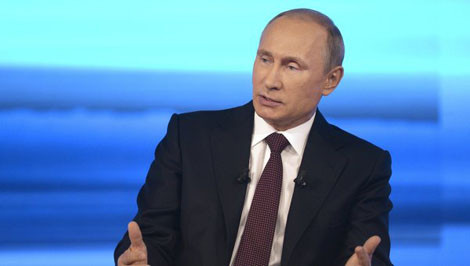 Tổng thống Nga Vladimir Putin trong cuộc trả lời câu hỏi của người dân Nga ngày 17/4. Tổng thống Nga Vladimir Putin trong cuộc trả lời câu hỏi của người dân Nga ngày 17/4.