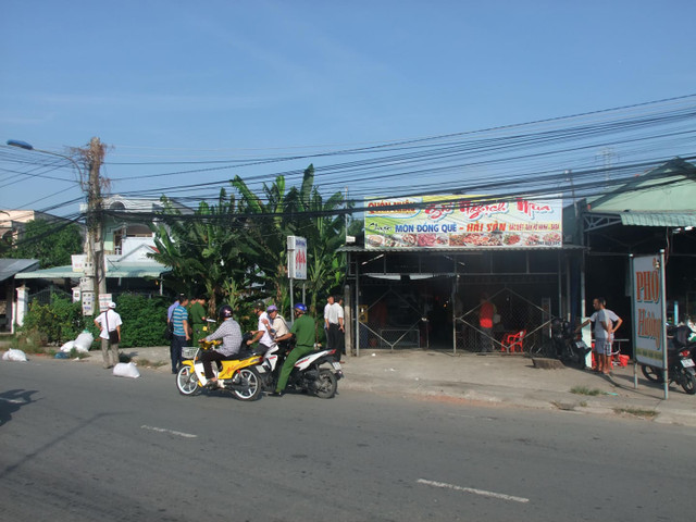 Thiếu niên 16 tuổi đang ngồi nhậu bị đâm tử vong - Hình 2 Thieu nien 16 tuoi dang ngoi nhau bi dam tu vong-Hinh-2