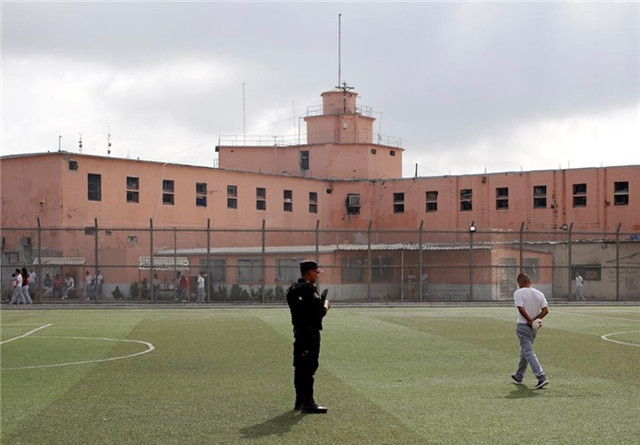 Bàn thờ tử thần trong nhà tù nguy hiểm bậc nhất Mexico - Hình 10 Ban tho tu than trong nha tu nguy hiem bac nhat Mexico-Hinh-10