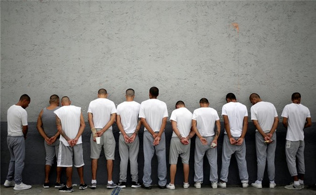 Bàn thờ tử thần trong nhà tù nguy hiểm bậc nhất Mexico - Hình 11 Ban tho tu than trong nha tu nguy hiem bac nhat Mexico-Hinh-11