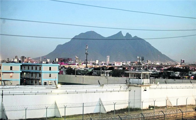 Bàn thờ tử thần trong nhà tù nguy hiểm bậc nhất Mexico Ban tho tu than trong nha tu nguy hiem bac nhat Mexico