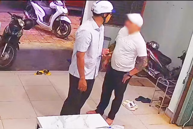 Loi khai cua doi tuong hanh hung nu bac si o TTYT Chu Se