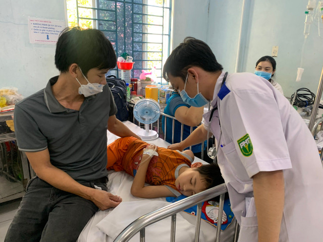 TP HCM: Chưa lý giải được nguyên nhân trẻ viêm màng não gia tăng TP HCM: Chua ly giai duoc nguyen nhan tre viem mang nao gia tang